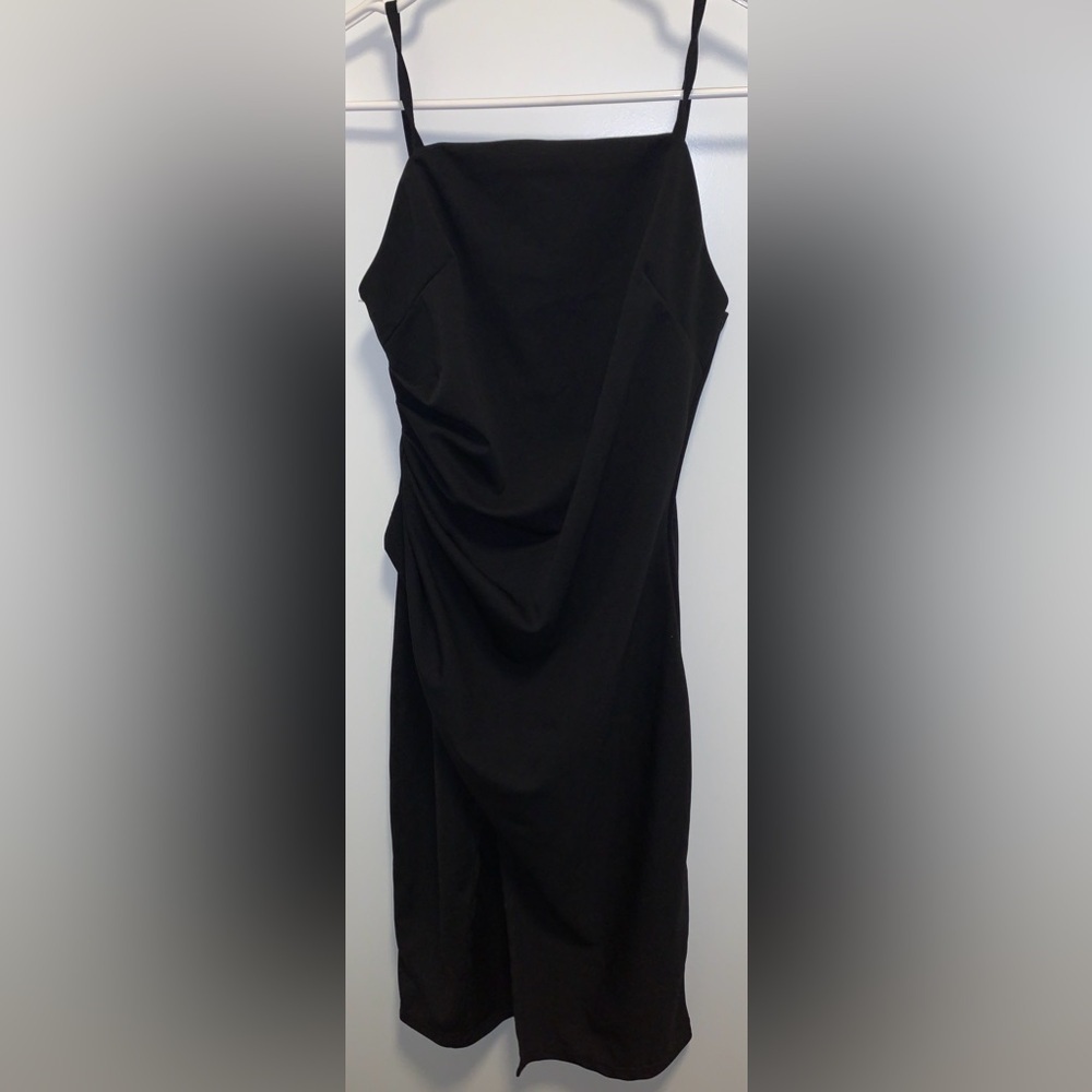 Beautiful Korean Design dress with slit - size 2.   Pre-owned